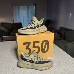 Yeezy 350 mens 9.5. Slate